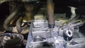 Как достать медное кольцо форсунки . На примере автомо