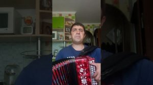 Под ольхой задремал есаул молоденький