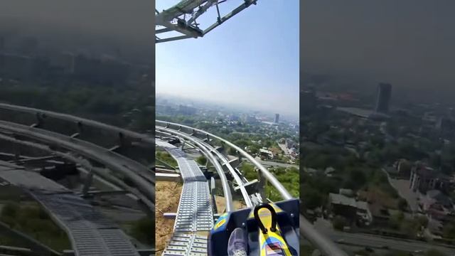 Fast coaster Kok-tobe Almaty #коктобе #алматы #атракционы снято на Ra смотреть онлайн