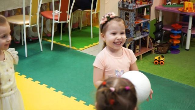День рождение Кристины. 4 года смотреть онлайн