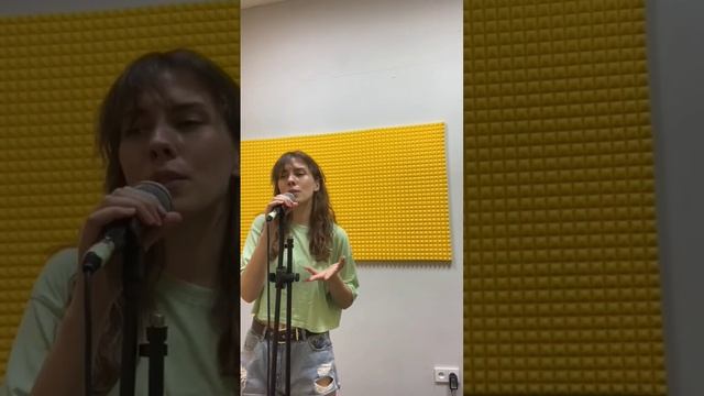 "Лилии" Миша Хорев. поёт Света Сонина 💛 #нижнийновгоро смотреть онлайн