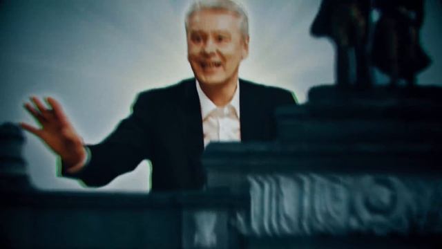 Собянин переоделся в медведя. Видео