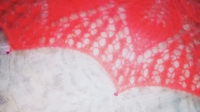 #Вяжем #готоваяработа#шальспицами. Шаль "ЗАМЁРЗШИЕ ЛИСТЬЯ' смотреть онлайн