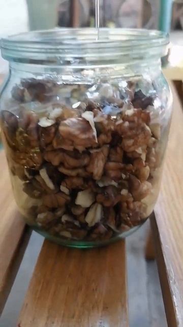 Оріх заливається медом АКАЦІЇ #природа #село #природам смотреть онлайн