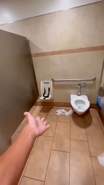 В России тоже есть такие туалеты#мем #рек #а4 #usa #отличи? смотреть онлайн