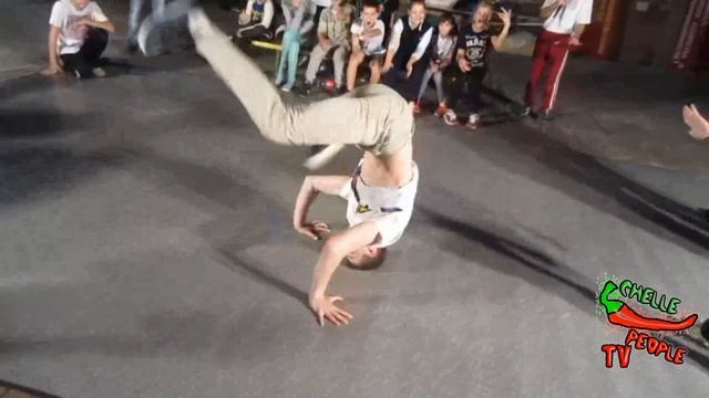 Smile vs Grime Kid - БИТВА МЕСЯЦА часть 13 - Break dance pro 1x1 смотреть онлайн