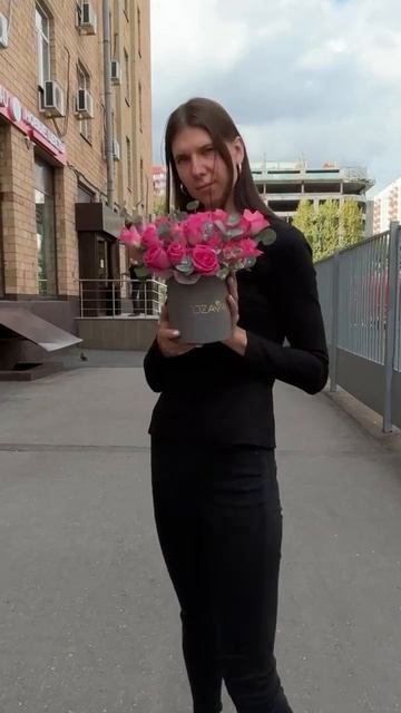 25 розовых роз с эвкалиптом в коробке #цветымосква смотреть онлайн