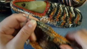 Следки для мужчины двумя спицами без швов