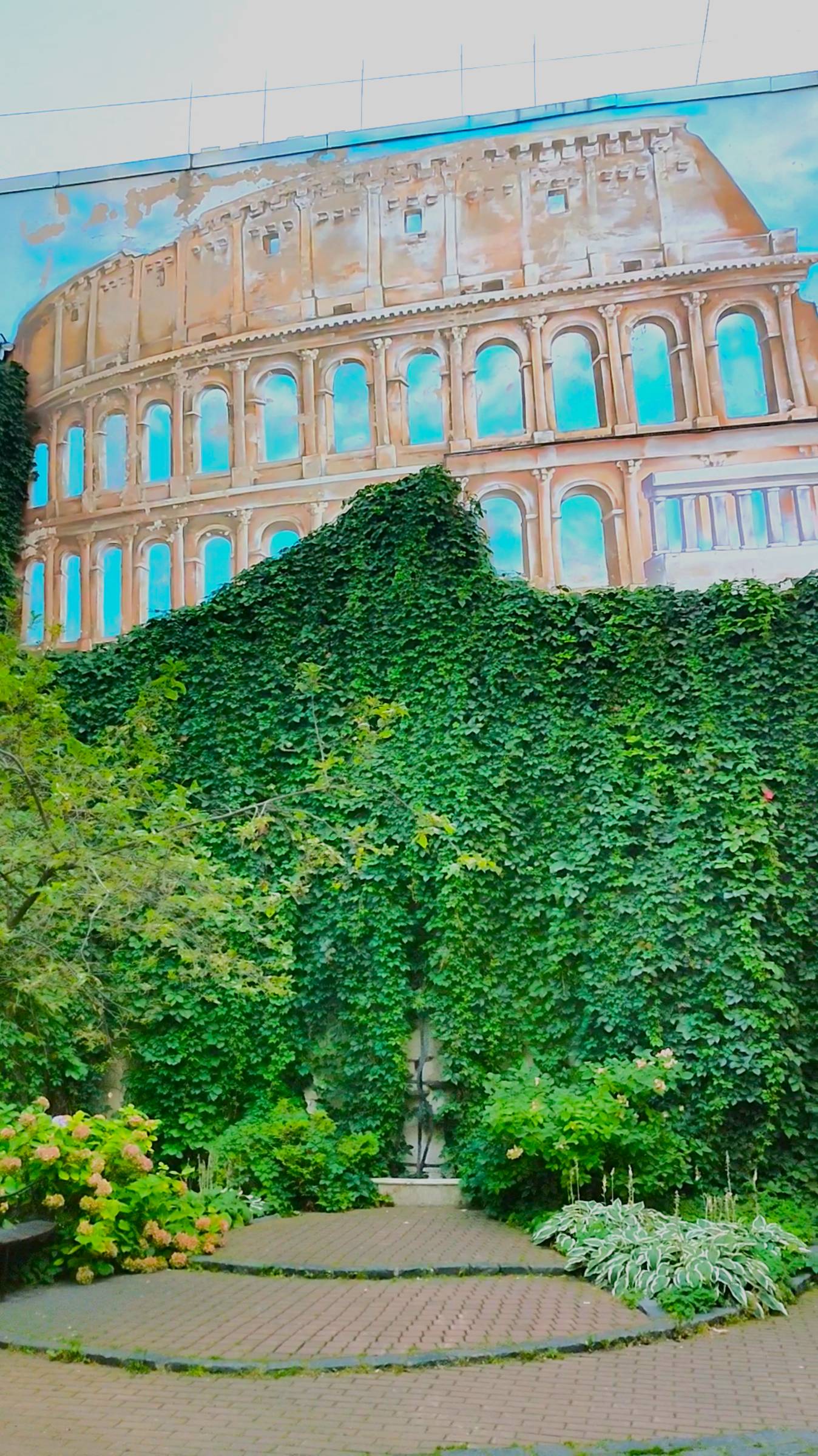 Двор в центре Петербурга, который похож на Италию. смотреть онлайн