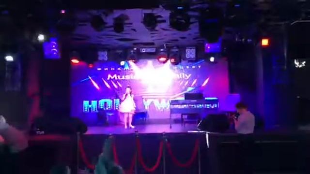 Music family in Hollywood - Олеся Шипицина смотреть онлайн