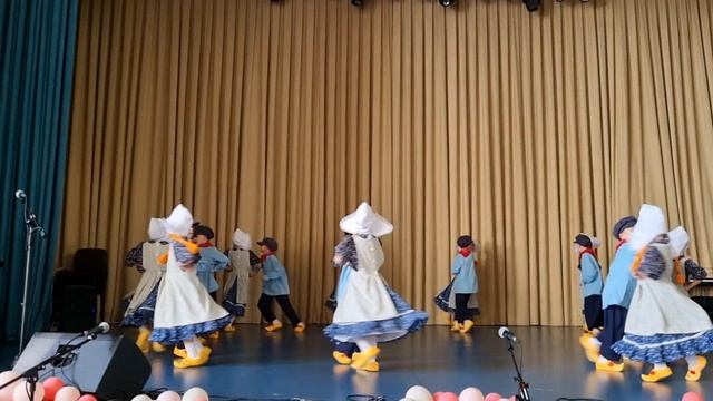 Народний ансамбль народного танцю "Барвінок", танець "? смотреть онлайн