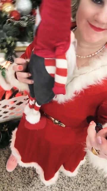 Новогодний камин с игрушками.🌲🎇🪅🎁🎀🌲👍👍👍 смотреть онлайн