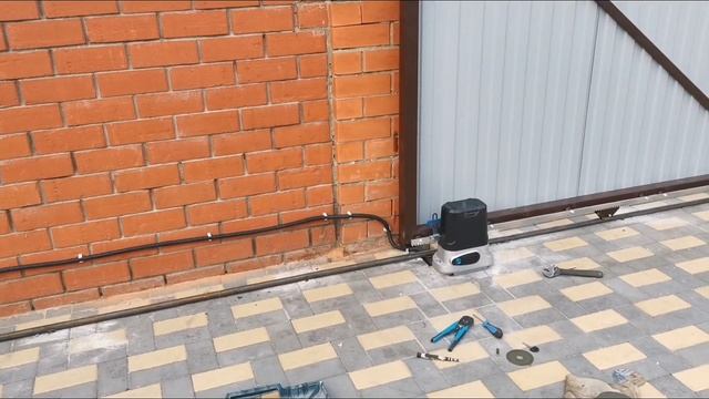 Откатные ворота на направляющей смотреть онлайн