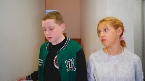 СКУЛ БОЙ в Реальной Жизни! Амелька и Скул бой!