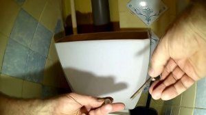 Полная разборка сливного механизма бачка унитаза.