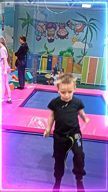 Игровая комната #SHOTS #shots #дети #игроваякомната #батуты #