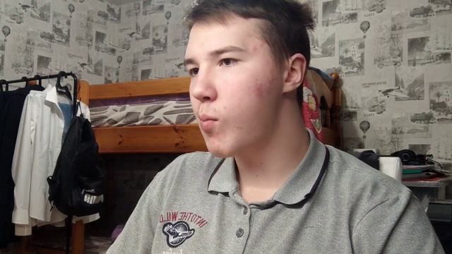 ем конфеты под трек: GONE.Fludd - САХАРНЫЙ ЧЕЛОВЕК смотреть онлайн