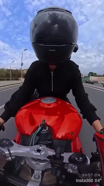 Свет в конце тоннеля есть всегда … #motorcyclegirl #girlbikers #bikerg смотреть онлайн