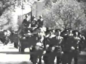 1975 г. ДЕНЬ ПОБЕДЫ. Киров. Вечный Огонь.