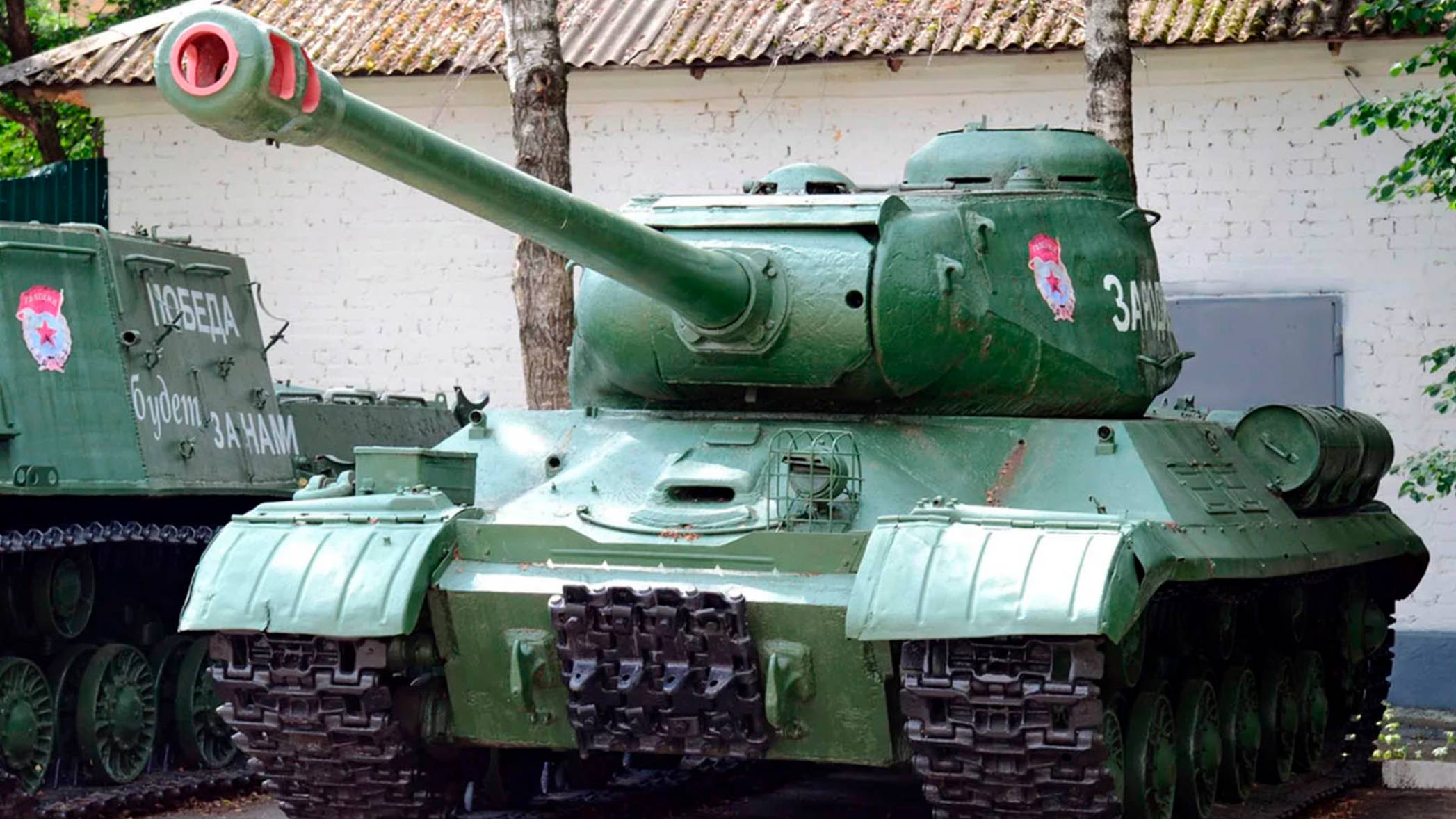 Оружие победы: как танк ИС-2 «Иосиф Сталин» стал лучшим тяжелым танком того времени смотреть онлайн