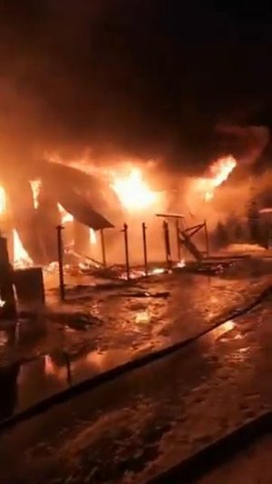 Горит баня в Бердске на улице Энтузиастов 55