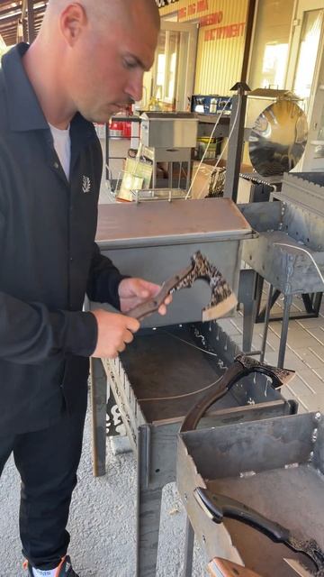 Обзор топоров (лучшие топоры) смотреть до конца жесть смотреть онлайн