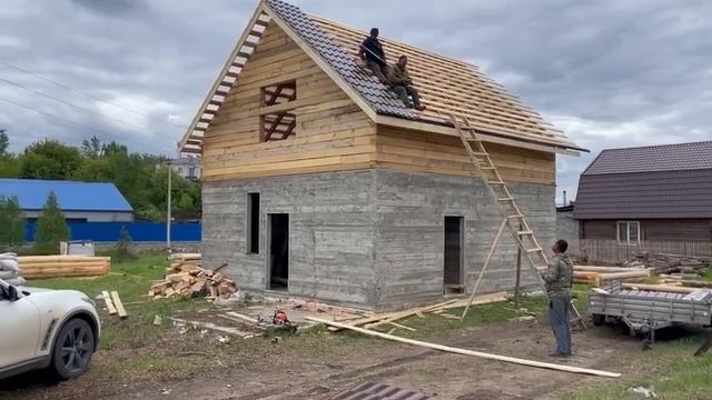 Двухэтажный дом, 1 этаж- монолитный, 2ой - деревянный. смотреть онлайн