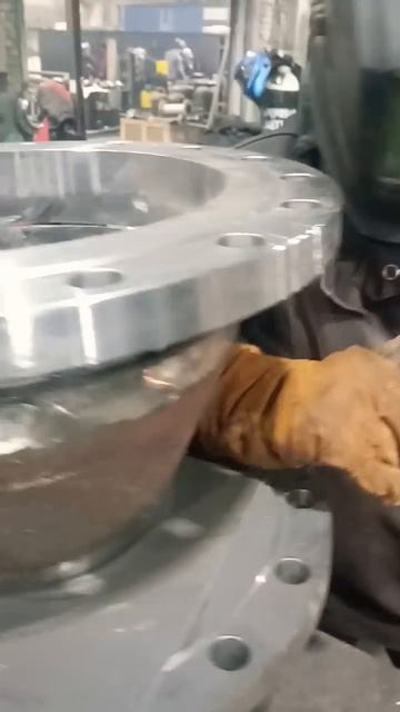 Корень полуавтоматом#сварщик #welding #сварка#welder #сварка? смотреть онлайн