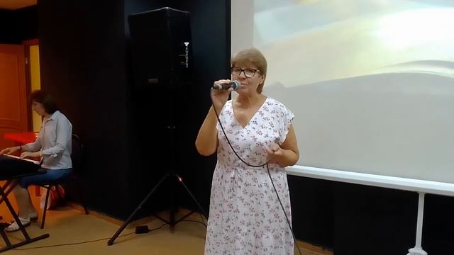 У дороги лилия цвела смотреть онлайн