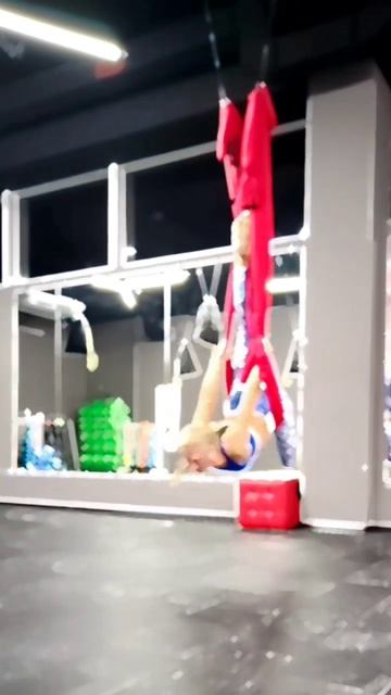 Йога в гамаках дарит такое чувство.#fitlenayoga_аэройога #аэ смотреть онлайн