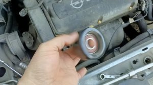 Замена ролика натяжителя Opel Astra H 1.6, 1.8