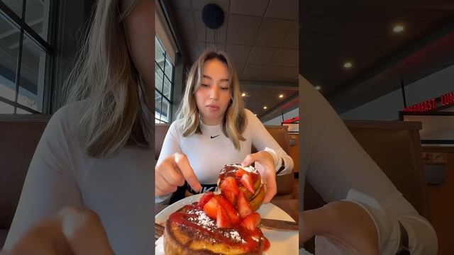 ЧТО ЕДЯТ В США НА ЗАВТРАК смотреть онлайн