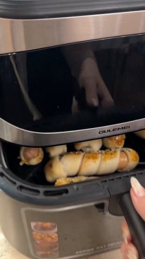 Сосиски в тесте в аэрогриле 🌭#рецепты #аэрогриль #еда