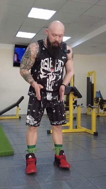 Страшная тренировка ног Приседания в колодец #бодибил смотреть онлайн