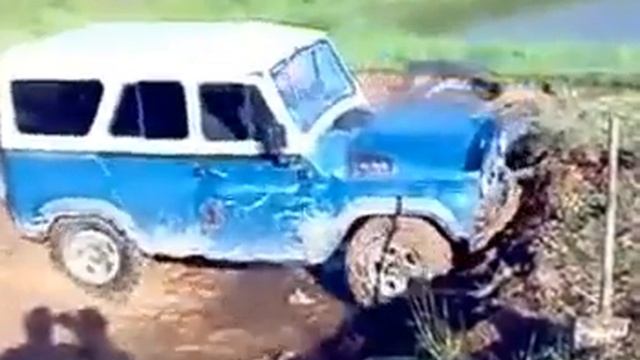 лучшие прикол 8 УАЗик никогда не застревает смотреть онлайн