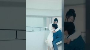 Он проигнорировал ее 7 лет любви. Когда он понял, что он