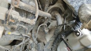 как поменять главный цилиндр сцепления на  Hyundai Solaris 1го поколения.