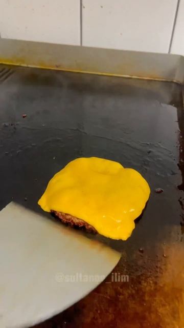 Бургер 🍔 я бы не отказался бы каждый день есть #burger #burg смотреть онлайн