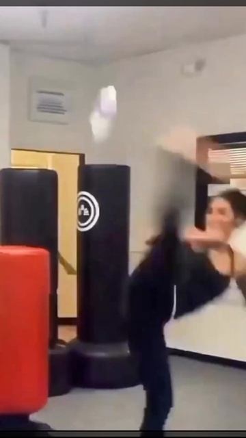 Перебивают🙄А летнее меню ждёт💚 смотреть онлайн