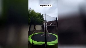 ВЛАД А4 прыгает на БАТУТЕ \\ Влад А4 делает зарядку на ба