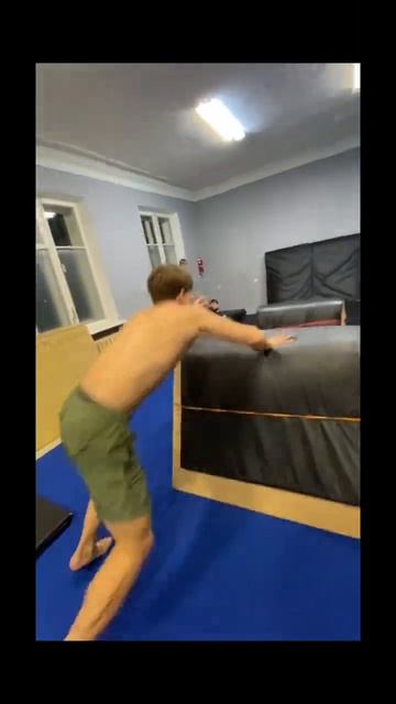 Высокие прыжки в низких потолках