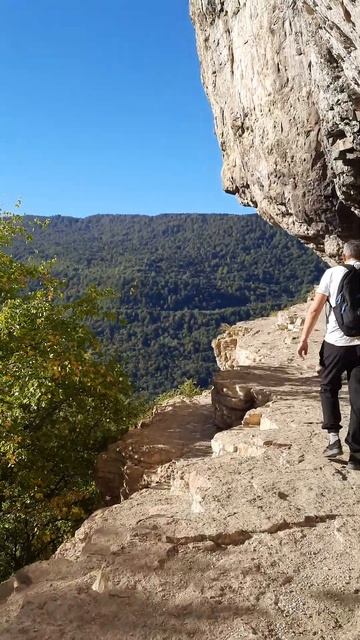 приходить надо рано утром чтоб меньше было людей. смотреть онлайн