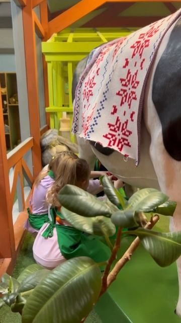 Арина - фермер . Кидбург - город профессий #дети #арина #? смотреть онлайн