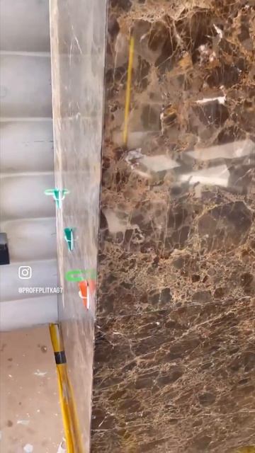 Облицовка камина мраморной плитой! #мрамор #камин #пли?