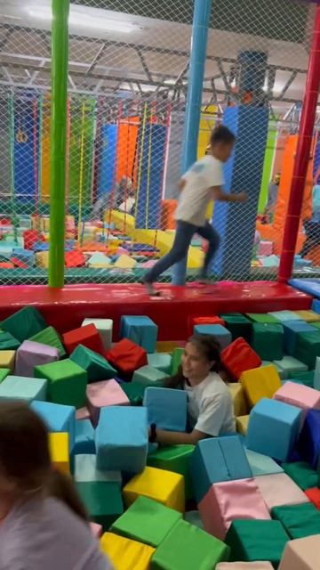 Кидспарк. Сальто на батуте от Алины