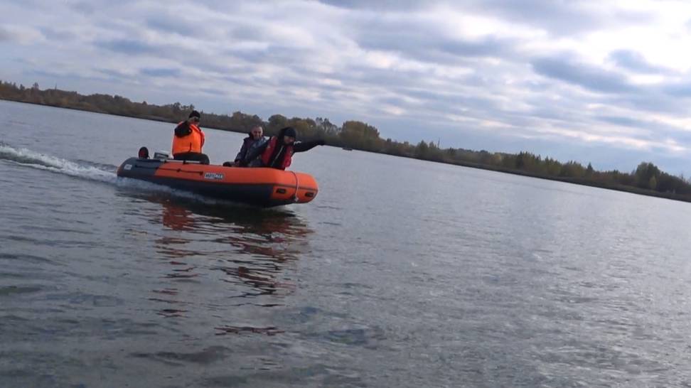 BOATSMAN-380A С JOHNSON J5R4ST (SUZUKI DF-5S) И EVINRUDE B10R4 (TOHATSU MFS-9,8)