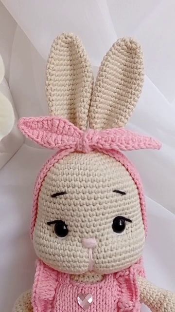 Зайчик доступен на Ozon #игрушки #зайчик #заяц #зайка #вязаныйзаяц смотреть онлайн