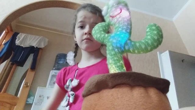 Обзор на танцующий кактус. Наташа 😍 смотреть онлайн