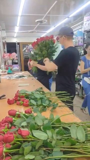 Стильно, нежно и очень ароматно ✅ Букет из сезонных Ц? смотреть онлайн