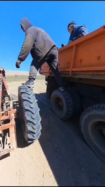 Ветрище на поле. Посевные работы #рекомендации #like #work # смотреть онлайн